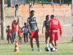 O Inter treinou na tarde desta sexta-feira no estdio Beira-Rio de olho no jogo de domingo, quando enfrenta o Caxias pela oitava rodada do Gaucho