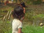 A vida no campo na vila Klowimari Khalashi, em Khulna, Bangladesh