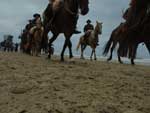 Cerca de 2 mil cavalarianos saram da praia gacha no incio da manh deste sbado e chegaram hoje  Praia do Barco, em Capo da Canoa