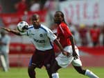 Depois do susto, o Inter comeou a criar chances de perigo para o gol do Caxias