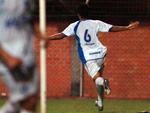 Marquinhos fez uma bela jogada e Uendel colocou pra dentro e saiu pro abrao