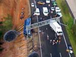 Freeway ficou bloqueada no sentido Capital-Litoral