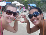 Claudia e Cristiane curtindo a praia da Daniela em Florian�polis