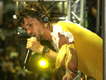 O cantor Saulo, da banda Eva, no trio-eltrico em frente ao camarote de Daniela Mercury