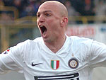Bologna 1x2 Internazionale – O argentino Esteban Cambiasso marcou o primeiro gol na vitria do Internazionale fora de casa
