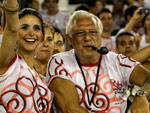 Antnio Fagundes aproveitou a festa de Carnaval ao lado da esposa