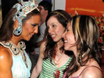As cantoras Nana Shara e Zabel, filhas de Baby do Brasil, bateram um papo com Ivete Sangalo aps show da musa em Salvador