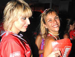 Danni Carlos e Anna Markum caram na folia da Sapuca, no camarote da Brahma