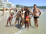 Em um dia de frias reunimos a famlia e fomos pra Palmas. Na foto, da esquerda para direita: Natlia, Lucas, Liz, Natanaelen, Tio Gilmar, Anne, Roberto e quem est batendo a foto  a Tia Joice.