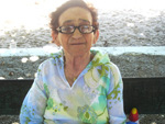 Oi, meu nome  Andrezza e essa ai  minha v Nair estou mandando essa foto para comemorar seus 80 anos 