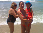 Jacira Bidigaray S�ria, Rita de C�ssia e Gabriel Eduardo desfrutando a Praia do Mar Grosso em Laguna