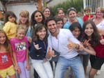 Fs cercam ex-BBB na chegada em So Bento do Sul