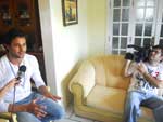 Emanuel mal chegou e j tem que receber a imprensa