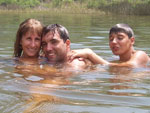 Estamos todos na Lagoinha do Leste. Da esquerda p/ direita meu cunhado Marcelo, sua namorada Laura, eu, meu marido Marco e meu cunhado mais novo Michel. Abraosss 