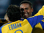 Metalist 2x0 Sampdoria - Jogadores do Metalist comemoram o primeiro gol da equipe sobre o Sampdoria