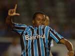 Reinaldo finalizou depois de receber passe de Maylson