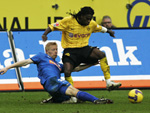 Borussia Dortmund 0x0 Hoffenheim – O Borussia Dortmund, do brasileiro Tinga (D), ficou no zero a zero contra o Hoffenheim
