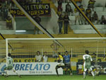 Paulo Matos, camisa 9, foi o autor do primeiro gol do Tigre