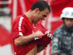 Magro comemora o gol salvador
