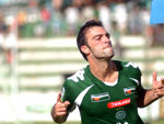 Mas  Bruno Cazarine que anota para a Chapecoense e faz o dcimo gol no Estadual