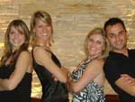 Carlos Vitoria Gheno, Jlia Schiaffino, Mariana Pitta, Paula Schwartz e Andr Colombo coloriram de intenso azul o lavabo da Morada Los Cabo