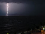 Tempestade no fim da tarde na praia de Coqueiros, em Florianpolis