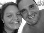 Estou aqui para homenagear a pessoa que gosto muito, e que faz parte integralmente de minha vida, meu marido Luiz!! Quero muito fazer esta surpresa para ele... Completamos 1 ano e 2 meses de casados...E eu estou muito feliz... Tenho certeza de que ele assim como eu ficariamos muito felizes em ver essa foto no ar!