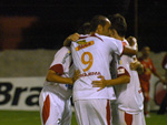 Jogadores do Inter-SM comemoram o primeiro gol da equipe