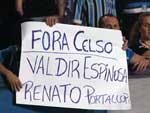 Torcedor at sugere nomes para substituir Celso Roth 