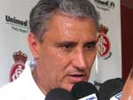 Em entrevista coletiva, o tcnico Tite admitiu que vai poupar titulares no jogo de amanh por orientao do departamento mdico