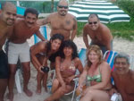 Walter Rinaldi com amigos na praia dos Ingleses em Florianpolis