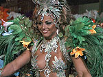 A linda Viviane Ara�jo de madrinha da bateria da Rouxinol