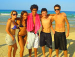 Galera curtindo a Praia Brava em Florianpolis. Da esquerda pra direita: Thais, Bianca, Maicom, Mateus e Wagner