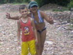 O filho e a sobrinha do leitor Carlos Luciano em Praia Grande