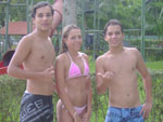 Willian, Mattheus e Vanessa curtindo a piscina em Termas do Gravatal