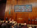 Foi adiada por falta de qurum a votao do veto parcial da governadora Yeda Crusius ao projeto de lei que abona as faltas dos professores e servidores de escola que estiveram em greve no ano passado