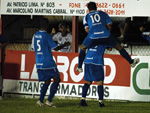 Jogadores comemoram o segundo gol do Ava, marcado por Evando