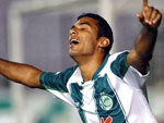 Aos oito minutos do segundo tempo, Mendes chutou forte e ampliou o placar para o time da serra