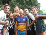 A familia reunida pronta para acistir o jogo com dois avaianos metidos... ;D Um grande abrao ao alvinegros de corao!!! ;*