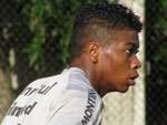 Marinho ainda aguarda uma oportunidade para se firmar na equipe colorada
