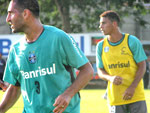 Jogadores que no atuaram contra o So Jos treinaram no gramado suplementar do Olmpico