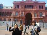 &quot;Aline Haubert e Leonardo Maya: no tem como ver a Casa Rosada e no comear a cantarolar Dont Cry For Me Argentina&quot;
