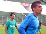 O goleiro Victor durante o treinamento