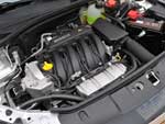 As duas verses, Expression e Privilge, so equipadas por cmbio manual de cinco marchas e motor 1.6 16v Hi-flex