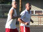 D'alessandro se exercitou ao lado do fisioterapeuta Rodrigo Rossato