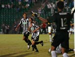 Lucas entrou e fez dois gols na virada do Figueira sobre o Tigre