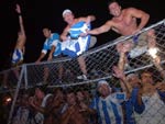 Torcida azurra marcou presena no estdio do Sesi, em Blumenau