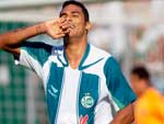 O centroavante do Ju comemora o gol inaugural