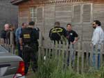Mais de 50 agentes do Departamento Estadual de Investigaes Criminais (Deic) realizaram no amanhecer desta quinta-feira a Operao Loki, que desarticulou uma quadrilha que ludibriava vtimas de roubo de carros