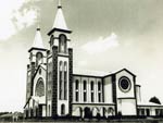 Em 1956, o fotgrafo Victorino Zoleti registrou a inaugurao da Catedral Santo Antnio, em Chapec